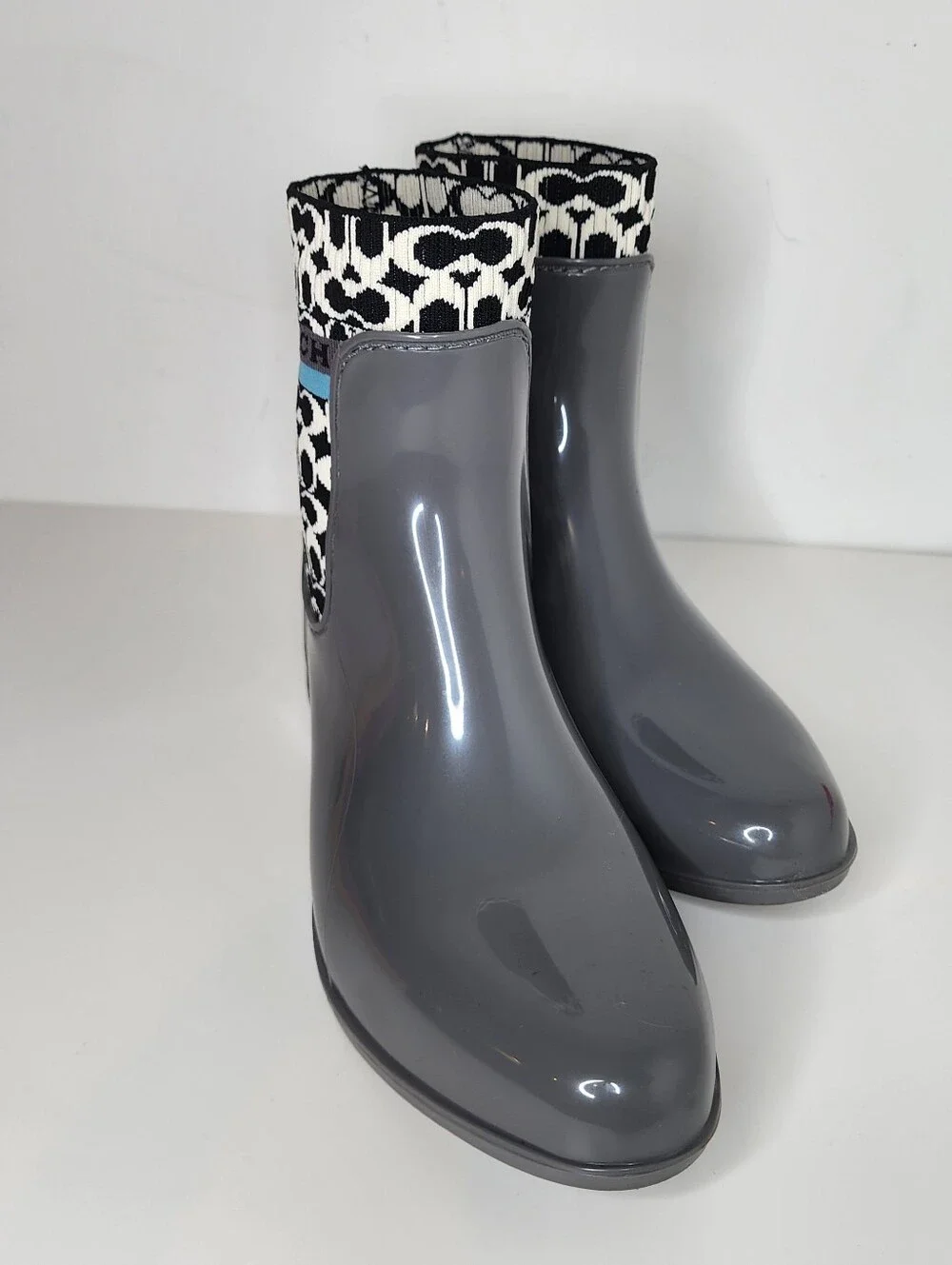 Coach Gray Chelsea Rain Ankle Boots with Signature Knit Collar Size 8